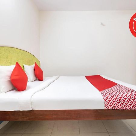 Oyo 16123 Chandana Deluxe Bangalore Eksteriør bilde