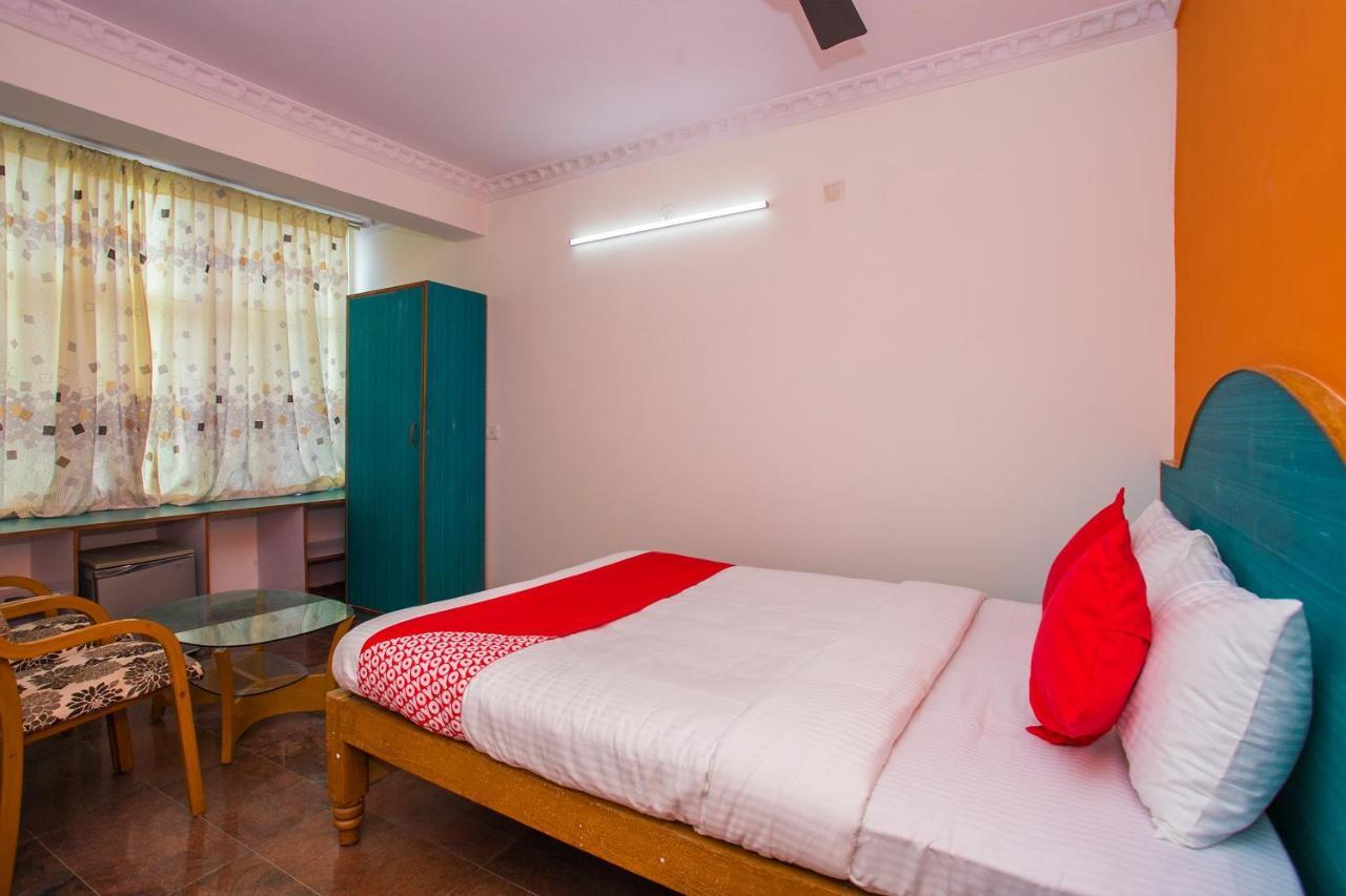 Oyo 16123 Chandana Deluxe Bangalore Eksteriør bilde