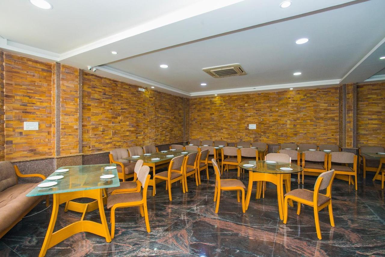 Oyo 16123 Chandana Deluxe Bangalore Eksteriør bilde