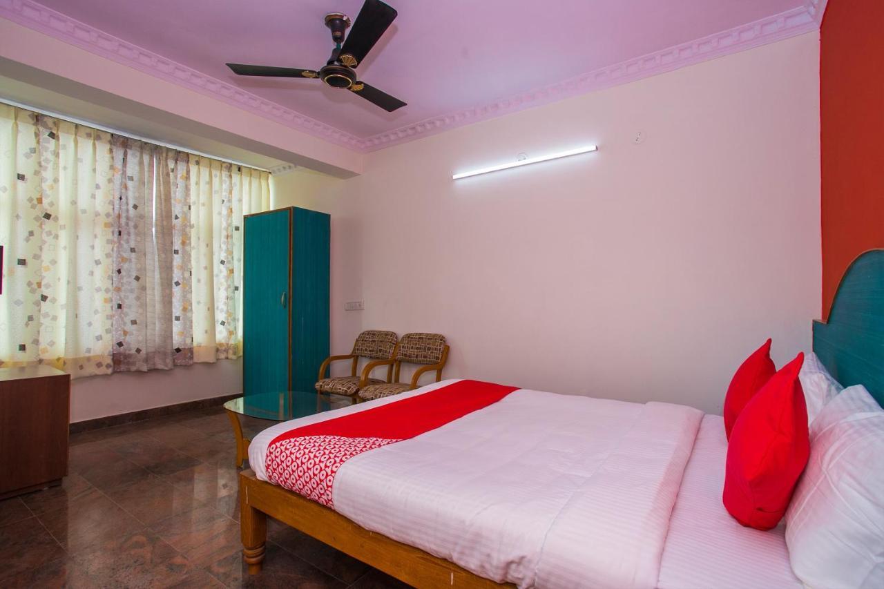 Oyo 16123 Chandana Deluxe Bangalore Eksteriør bilde