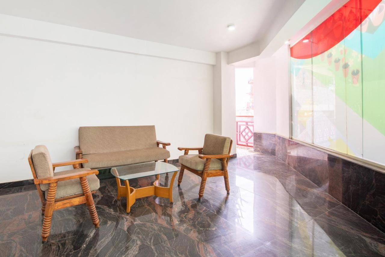Oyo 16123 Chandana Deluxe Bangalore Eksteriør bilde