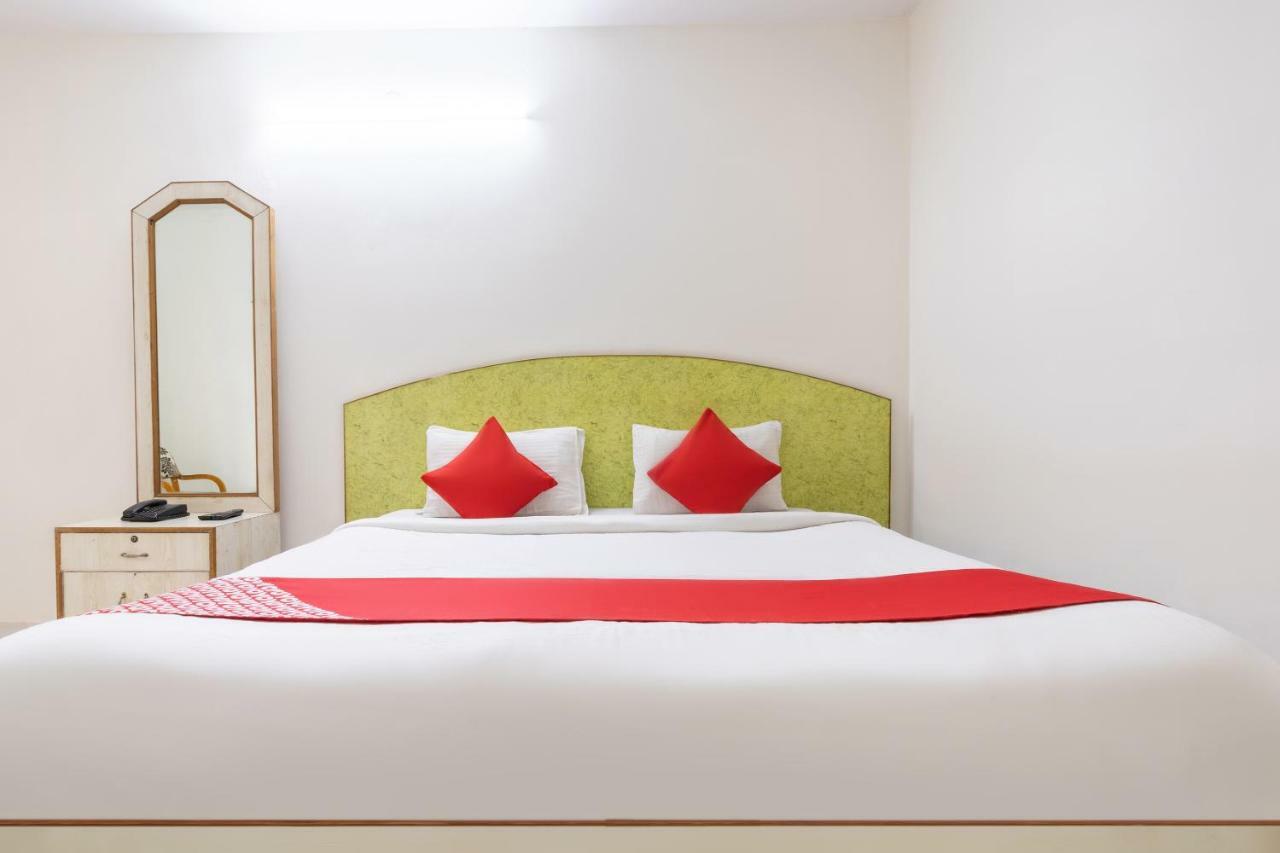 Oyo 16123 Chandana Deluxe Bangalore Eksteriør bilde